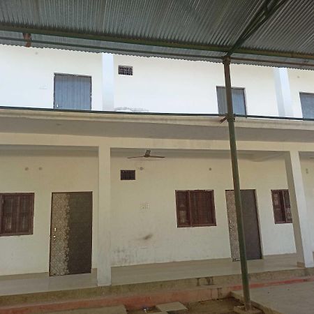 Oyo Hotel Ss Grand Lucknow Zewnętrze zdjęcie