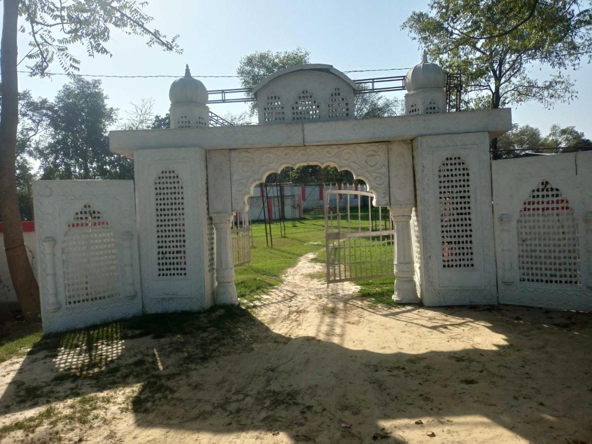 Oyo Hotel Ss Grand Lucknow Zewnętrze zdjęcie